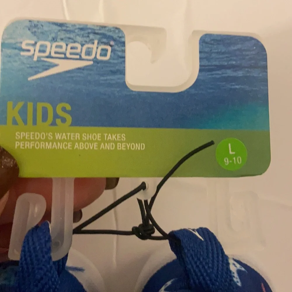 Speedo girls water shoes NWT blue and pink size large 9-10